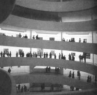 Музей Гугенхейма. Спираль внутреннего пандуса. Ф.Л. Райт, 1943—1959