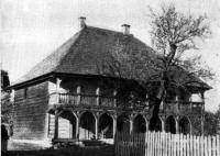 Деревянное строение XVII века во дворе Бригитского монастыря