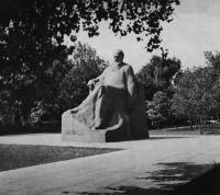 Памятник Л.Н. Толстому