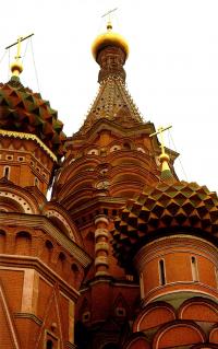 Средние ярусы центрального столпа церкви Покрова